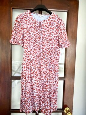 clara midi dress in falling daisies Clara Midi Dress in Falling Daisies